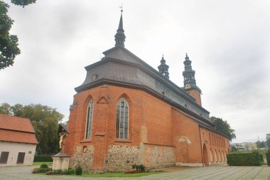 Polonya 'nın Kartuzy şehrinde Kutsal Bakire Meryem' in Varsayımı Koleji Kilisesi                               