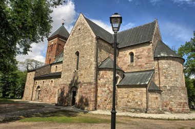  Aziz Peter ve Paul Koleji Kilisesi ve Kruszwica 'da Kutsal Bakire Meryem' in Doğuşu.                              