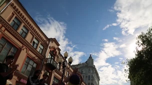Sokak yaz gerçekleştirme break dansçılar — Stok video
