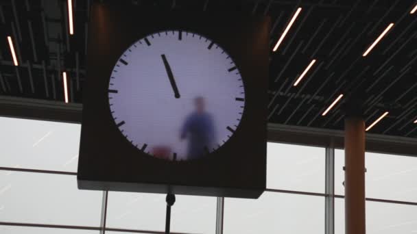 Conceito tempo masculino desenho ponteiros do relógio — Vídeo de Stock