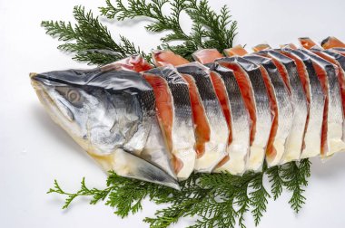 Somon yemek kolay boyutuna kesme