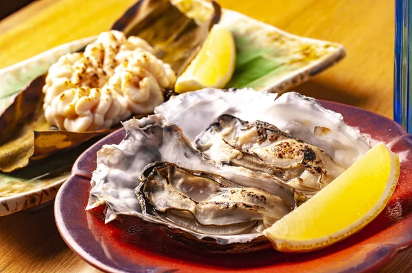 Taze ve lezzetli istiridye