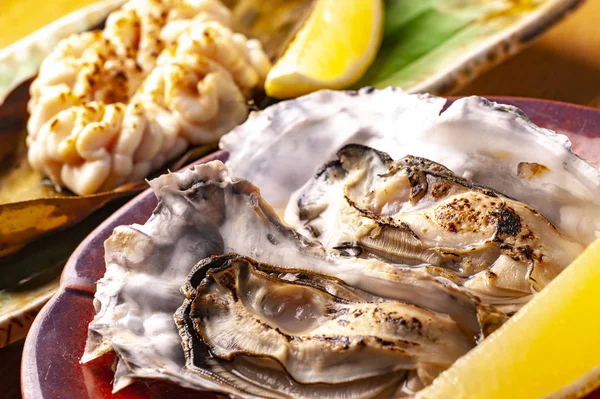 Taze ve lezzetli istiridye