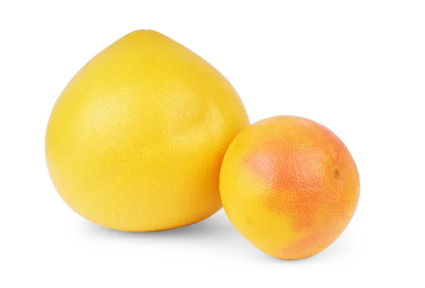 白い背景に隔離されたオレンジグレープフルーツのクローズアップ — ストック写真
