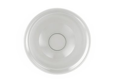 Beyaz arka plan üzerinde beyaz küre çanak tabak yan görünüm. İzole 3d render