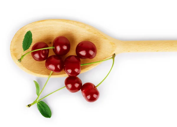 Cerezas Frescas Una Cuchara Madera Sobre Fondo Blanco — Foto de Stock