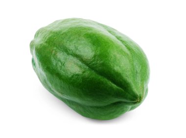 Beyaz bir arka plan üzerinde bütün yeşil papaya