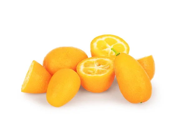 Kumquat isolado sobre fundo branco — Fotografia de Stock