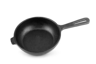 Dökme demir kızartma tavaları beyaz izole