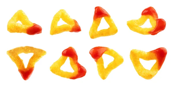 Conjunto de snacks triángulos de maíz sobre fondo blanco — Foto de Stock
