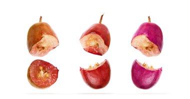 Beyaz arka planda üzüm meyveleri