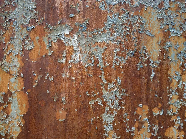 Fondo metallico corrotto. Fondo in metallo arrugginito con striature di ruggine. Macchie di ruggine. Rystycorrosion. — Foto Stock