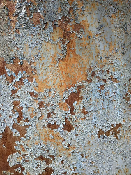 Fond métallique corrodé. Fond métallique rouillé avec des stries de rouille. Des taches de rouille. Rystycorrosion. — Photo