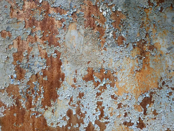 Fondo metallico corrotto. Fondo in metallo arrugginito con striature di ruggine. Macchie di ruggine. Rystycorrosion. — Foto Stock