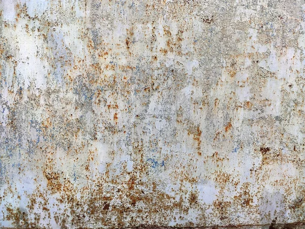 腐食した金属の背景 錆びた灰色の金属製の壁 錆の縞が付いている錆びた金属の背景 汚れを落とせ 金属の表面は斑点を錆びました 流行腐食 — ストック写真