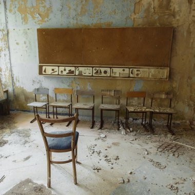 Terk edilmiş hayalet şehir Pripyat Chornobyl Bölgesi okulu, radyasyon, nükleer felaket