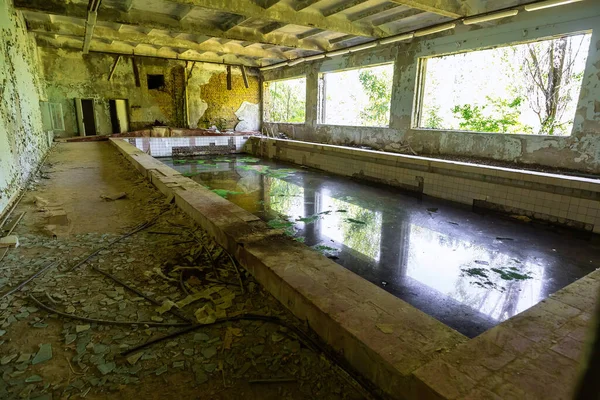 Заброшенный Школьный Бассейн Городе Призраке Припять Чернобыль Зона Радиация Ядерная — стоковое фото