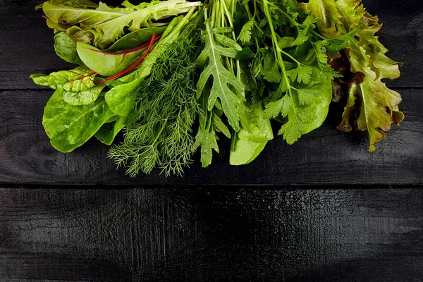 Blattsalat Auf Schwarzem Tisch Mischen Flach Lag Kopierraum Salat Mangold — Stockfoto