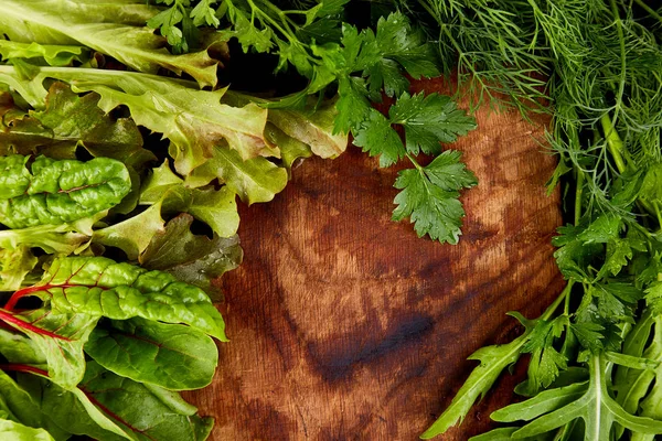 Blattsalat Auf Einem Holzschneidebrett Mischen Flach Lag Kopierraum Salat Mangold — Stockfoto
