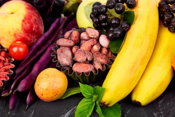 Färgglada Hälsomat Urval Frukt Grönsaker Frön Superfood Bönor Bladgrönsak Mörk — Stockfoto