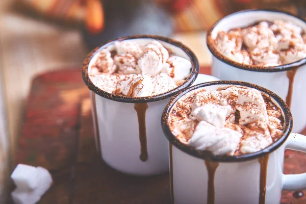 Chocolate Quente Com Doces Marshmallow Fundo Madeira Hora Inverno Conceito — Fotografia de Stock