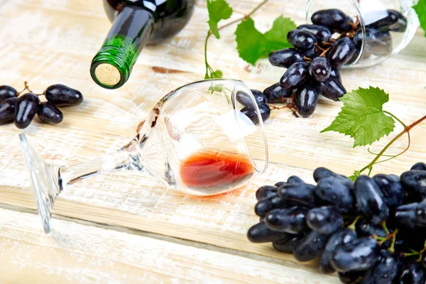 Red Wine Concept Bottle Glass Grapes Wooden Background Top View — Stock Photo, Image