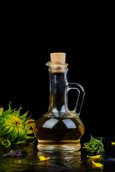 Sunflower Oil Glass Jar Sunflower Seeds Fresh Flowers Black Table — Stock Photo, Image