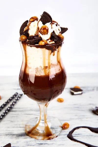 Milkshake Extremo Con Chocolate Galletas Dulces Maldito Loco Copiar Espacio — Foto de Stock