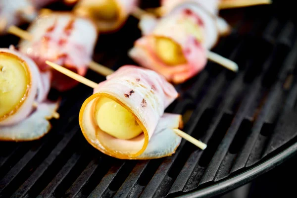 Patata Parrilla Con Tocino Parrilla Gas Comida Plancha Barbacoa Copiar —  Fotos de Stock