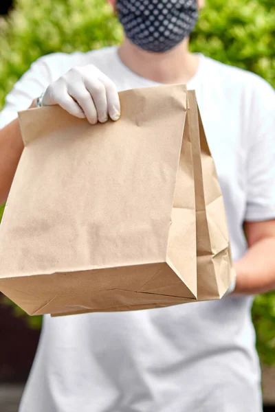 Courierin White Hold Box Food Delivery Service Restaurantes Para Llevar — Foto de Stock