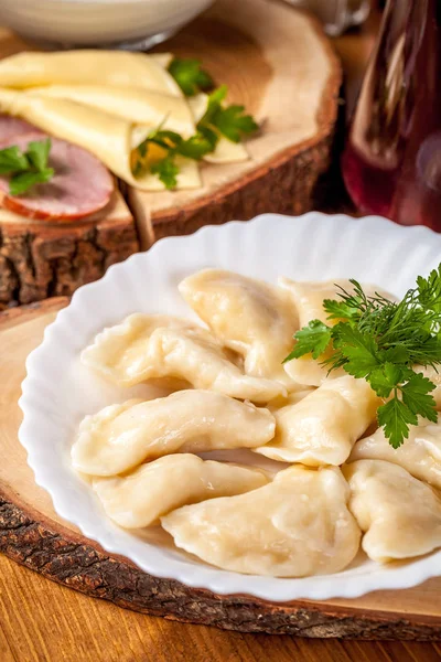 Concepto Cocina Ucraniana Vareniki Con Patatas Con Crema Agria Plato —  Fotos de Stock