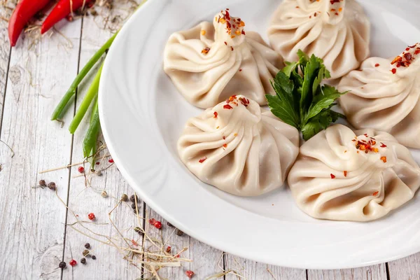 Cozinha Tradicional Georgiana Armênia Khinkali Georgiano Com Carne Uma Placa — Fotografia de Stock