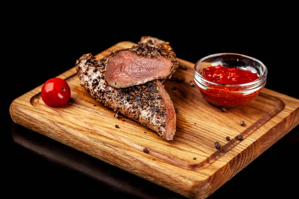 Two Juicy Beef Pepper Steak Air Fryer Medium Rare Red — Stock Photo, Image