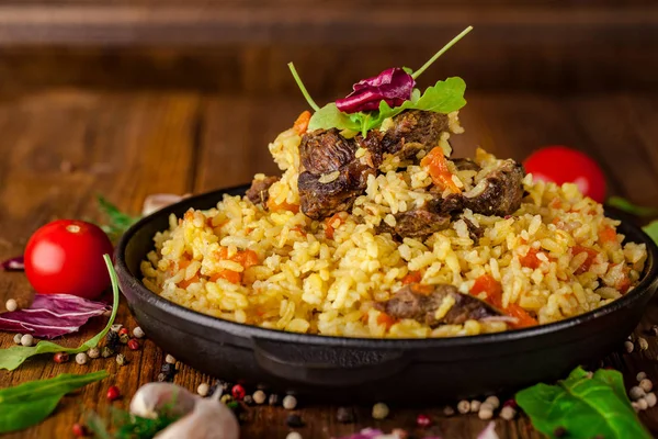 Cuisine Orientale Ouzbèke Pilaf Dans Une Poêle Fonte Agneau Côté — Photo