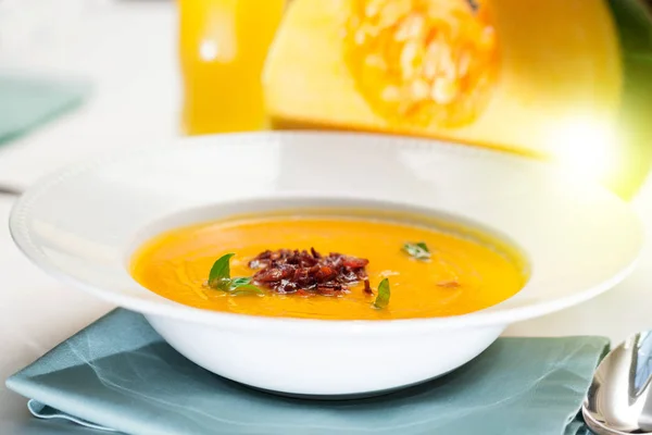 Dinner Halloween Cream Pumpkin Soup Carrots Bacon Beautiful Serve Restaurant — Stock Photo, Image