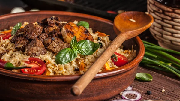 Conceptul Restaurantului Uzbek Sărbătoarea Alimentară Uzbecă Pilaf Uzbec Din Carne — Fotografie, imagine de stoc