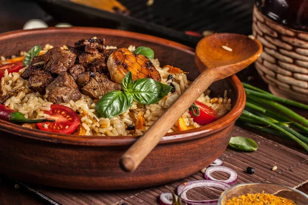 Conceptul Restaurantului Uzbek Sărbătoarea Alimentară Uzbecă Pilaf Uzbec Din Carne — Fotografie, imagine de stoc