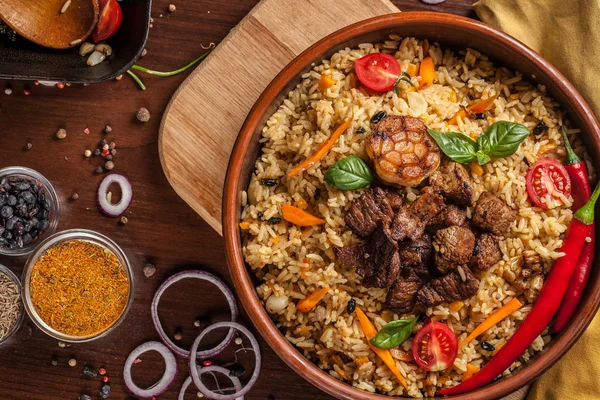 Conceptul Restaurantului Uzbek Sărbătoarea Alimentară Uzbecă Pilaf Uzbec Din Carne — Fotografie, imagine de stoc