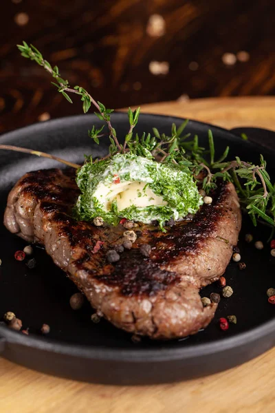 Englische Küche Ein Großes Stück Eines Saftigen Steaks Aus Rind — Stockfoto