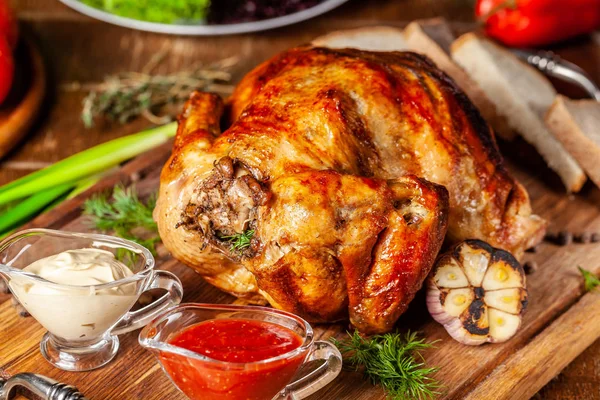 Grigliata Pollo Fatta Casa Festiva Tutta Famiglia Pollo Trova Una — Foto Stock