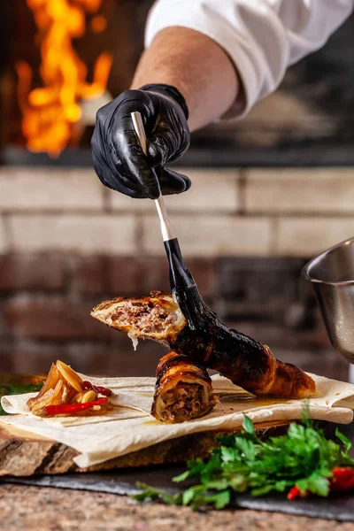 Concetto Cucina Georgiana Ricetta Cucinare Carne Lyulya Kebab Nella Pasta — Foto Stock