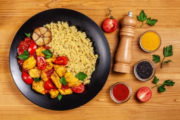 Cozinha Mexicana Arroz Com Gergelim Preto Frango Picante Com Caril — Fotografia de Stock