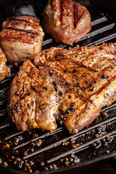 Conceito Cozinha Americana Bife Carne Suculento Com Pimenta Preta Grelhado — Fotografia de Stock