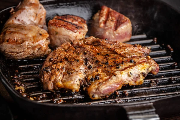 Conceito Cozinha Americana Bife Carne Suculento Com Pimenta Preta Grelhado — Fotografia de Stock