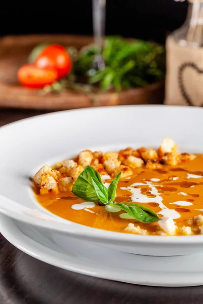 Concept Italian Cuisine Pumpkin Cream Soup Orange Flavor Chicken Pieces — Stock Photo, Image