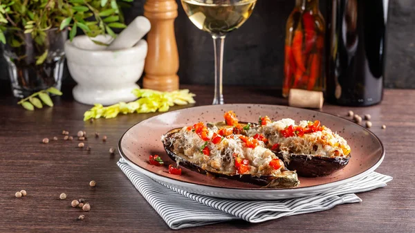 Европейская Испанская Кухня Запеченные Баклажаны Мясом Овощами Сыр Пармезан Белое — стоковое фото