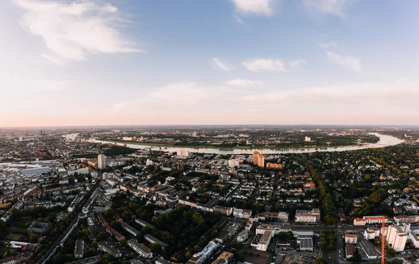 Flygdrönare skott av staden Köln, Tyskland — Stockfoto