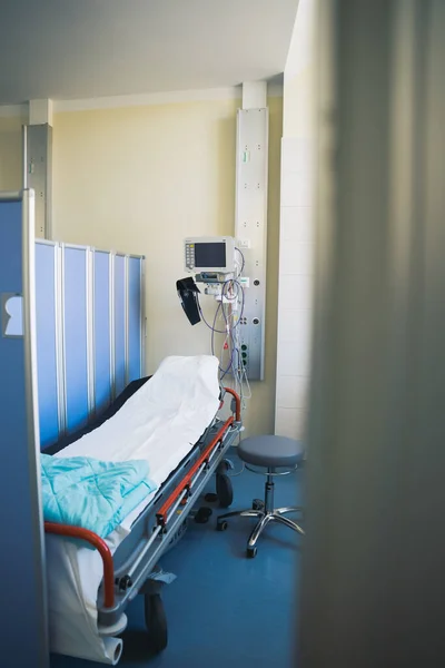 Vista interior da sala de operações sem pessoas ou médicos — Fotografia de Stock