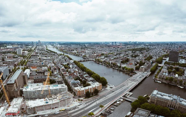 Amsterdam vista drone paesaggio urbano dall'alto in estate — Foto Stock