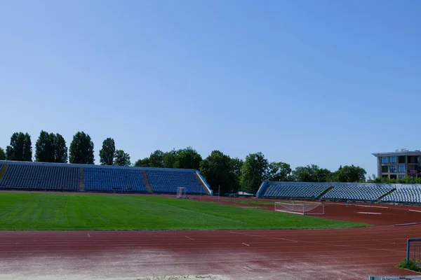 Kleines Provinzstadion Mit Laufbahn Und Fußballfeld Naturrasen — Stockfoto